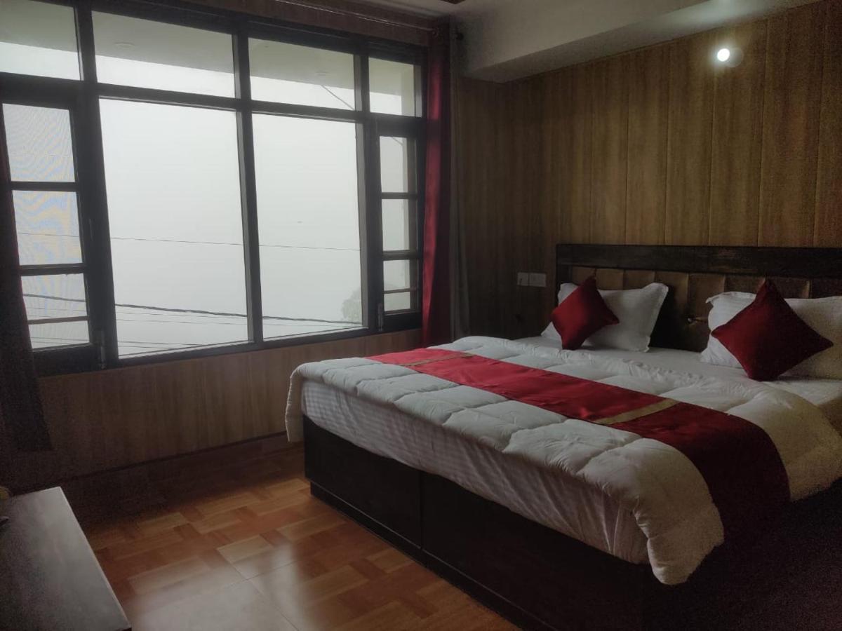 Fabhotel Maya Мусори Екстериор снимка
