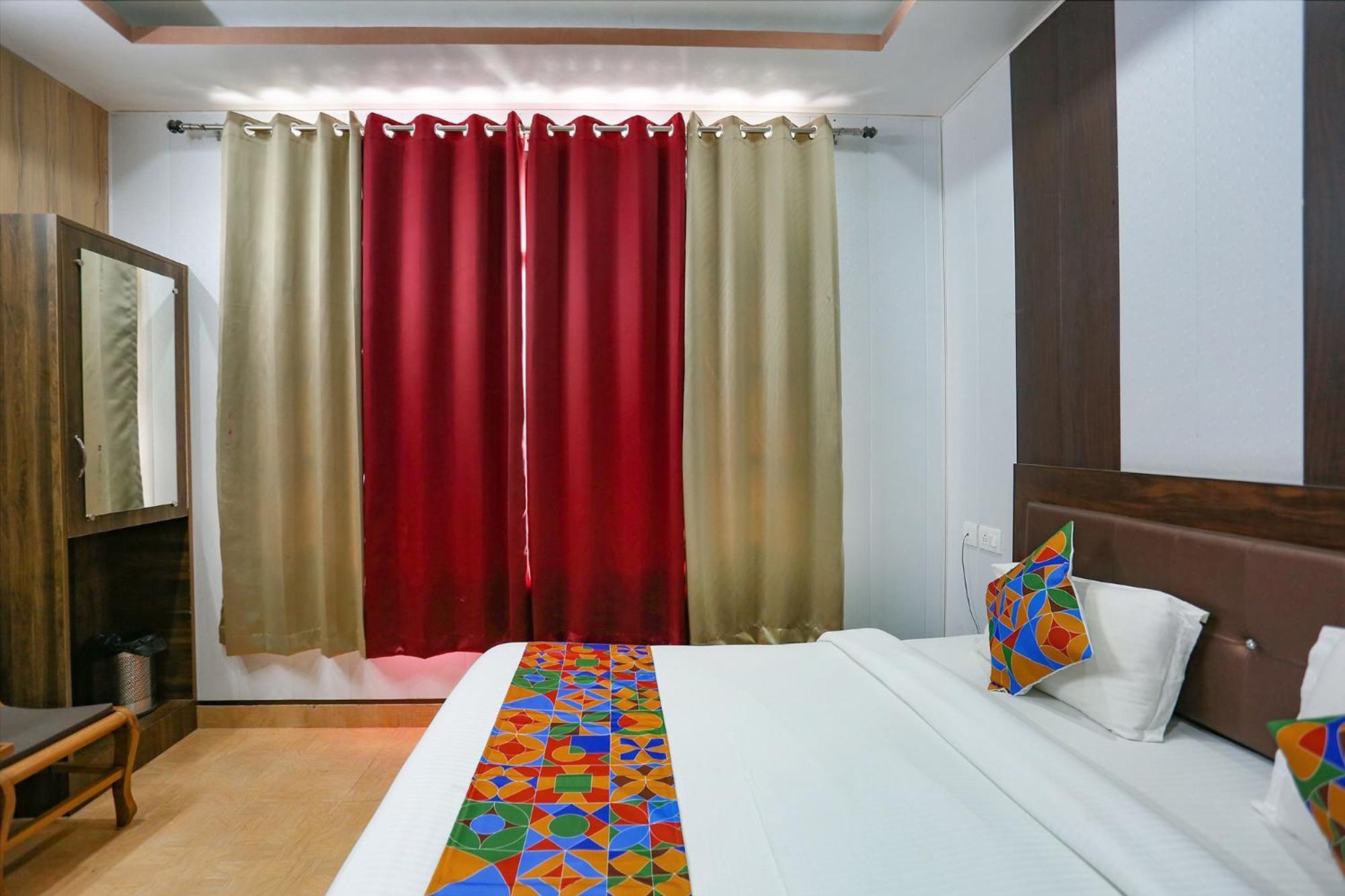 Fabhotel Maya Мусори Екстериор снимка