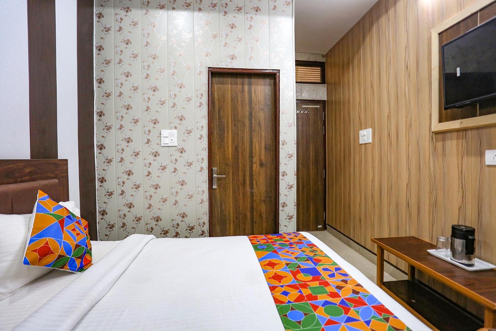 Fabhotel Maya Мусори Екстериор снимка