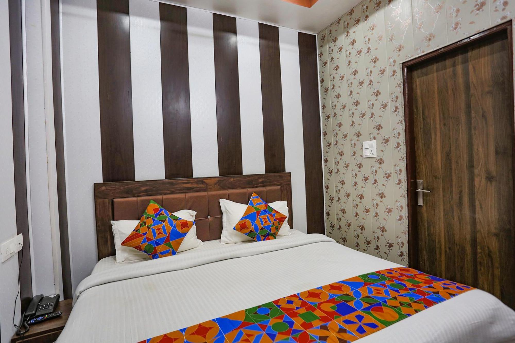 Fabhotel Maya Мусори Екстериор снимка