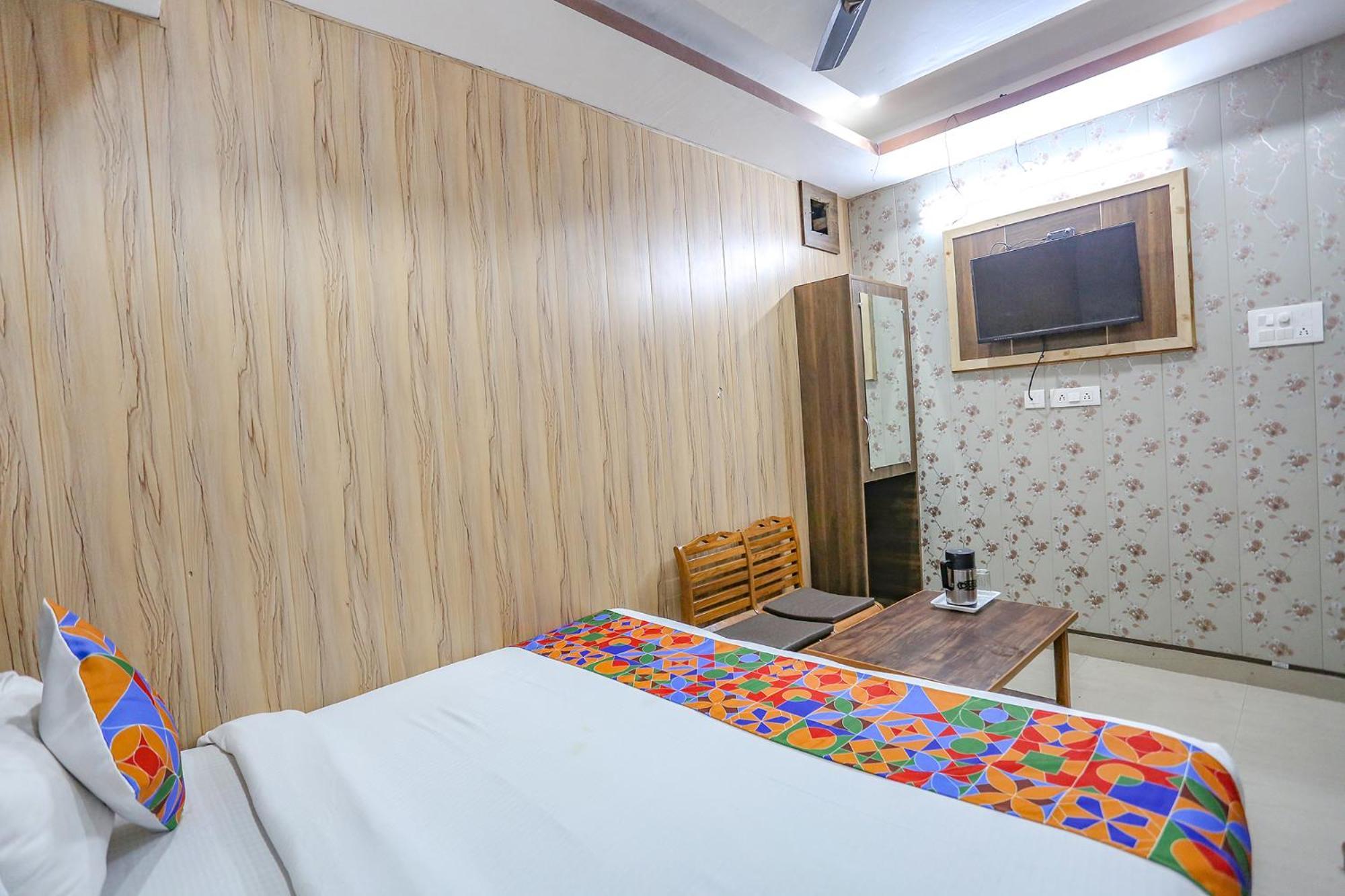 Fabhotel Maya Мусори Екстериор снимка