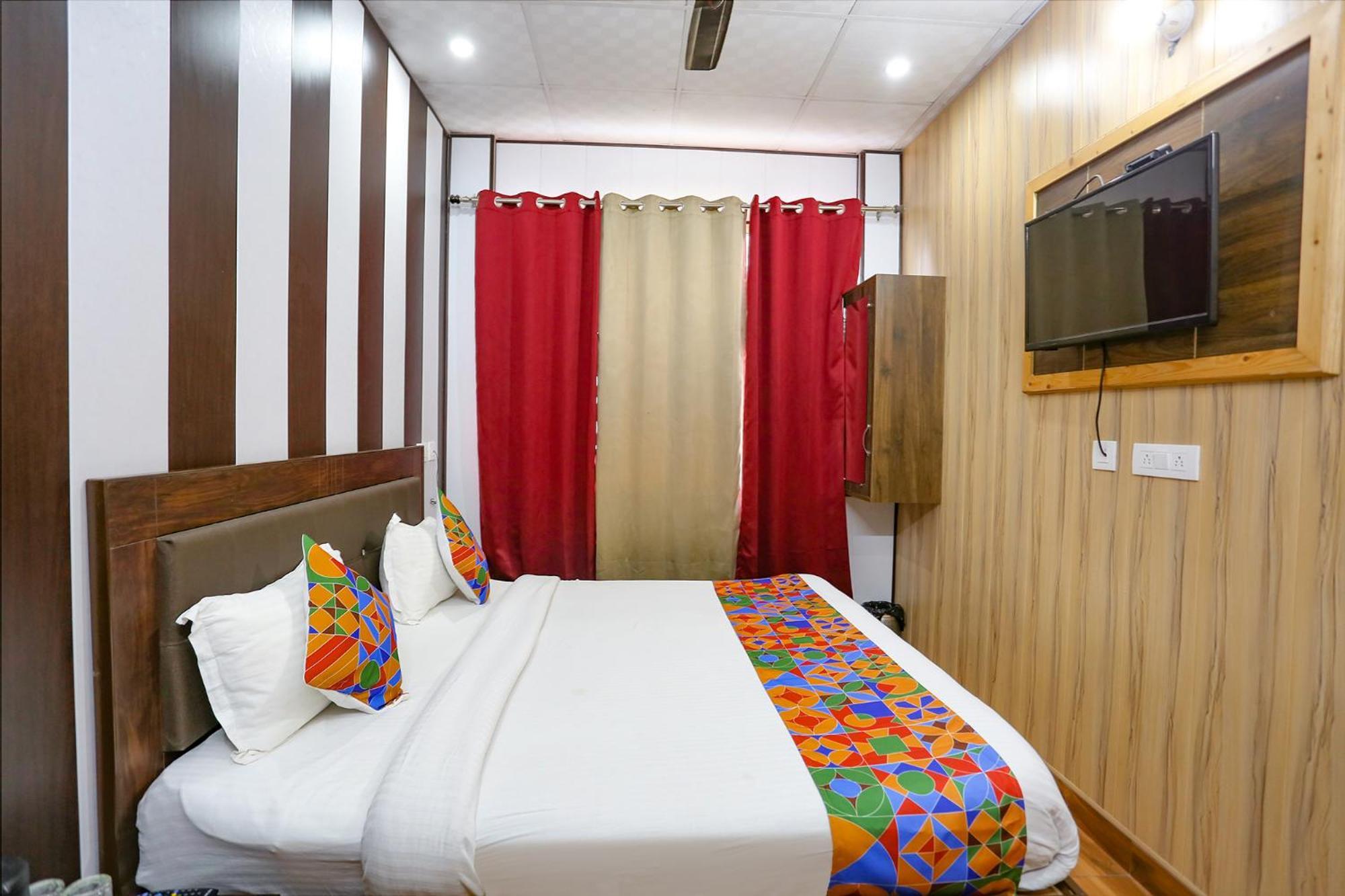 Fabhotel Maya Мусори Екстериор снимка